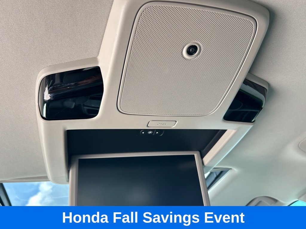 Used 2025 Honda Odyssey Touring image 16