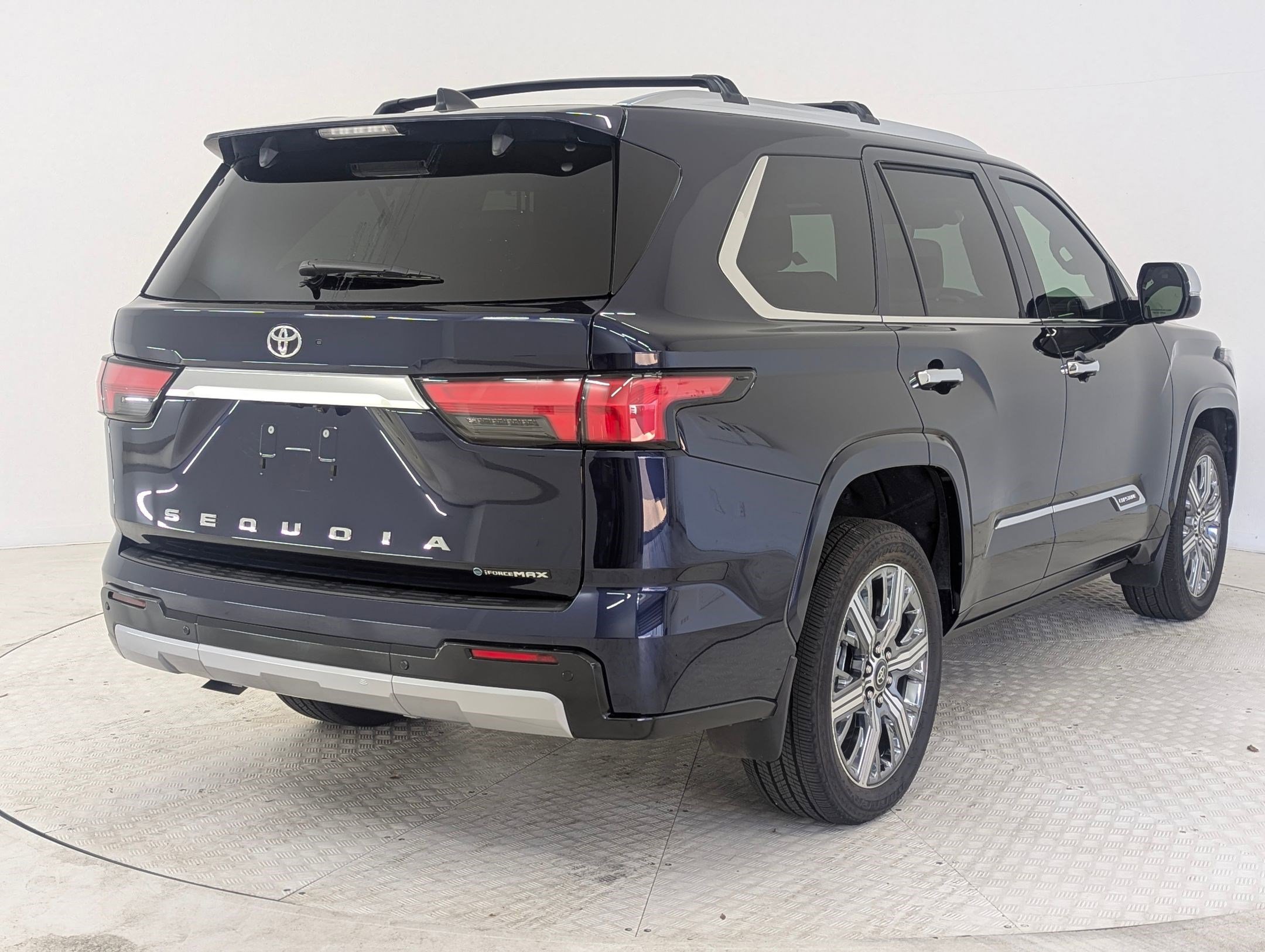 Used 2025 Toyota Sequoia Capstone image 9