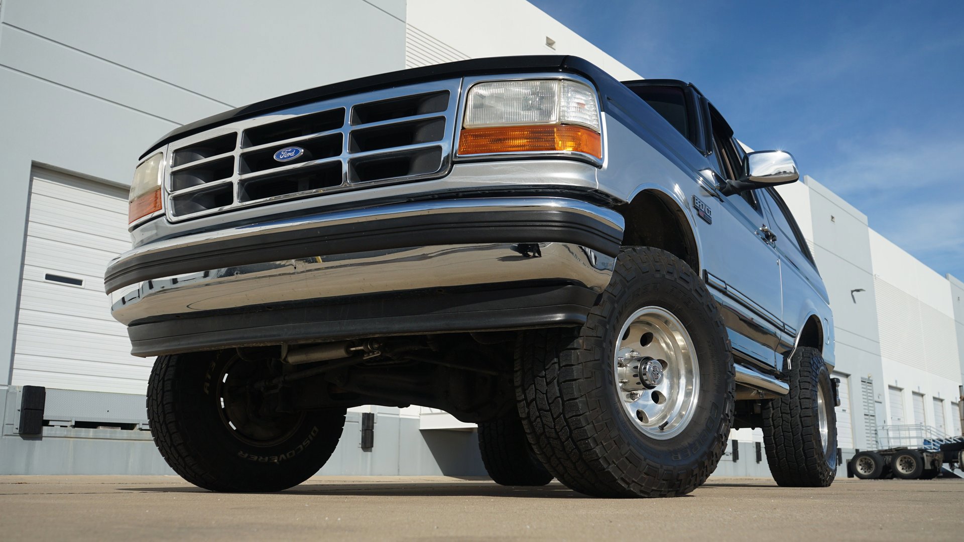 Used 1995 Ford Bronco XLT image 4