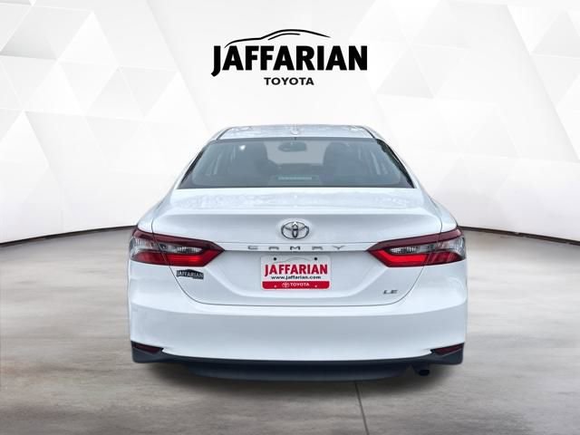 Certified 2022 Toyota Camry LE image 7