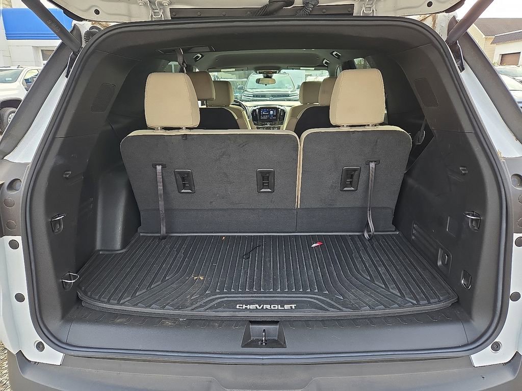 Used 2023 Chevrolet Traverse LT image 33