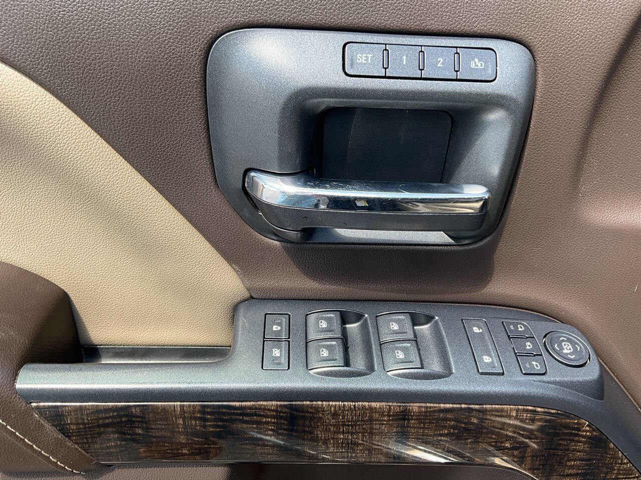 Used 2015 GMC Sierra 1500 Denali AWD/4WD image 28
