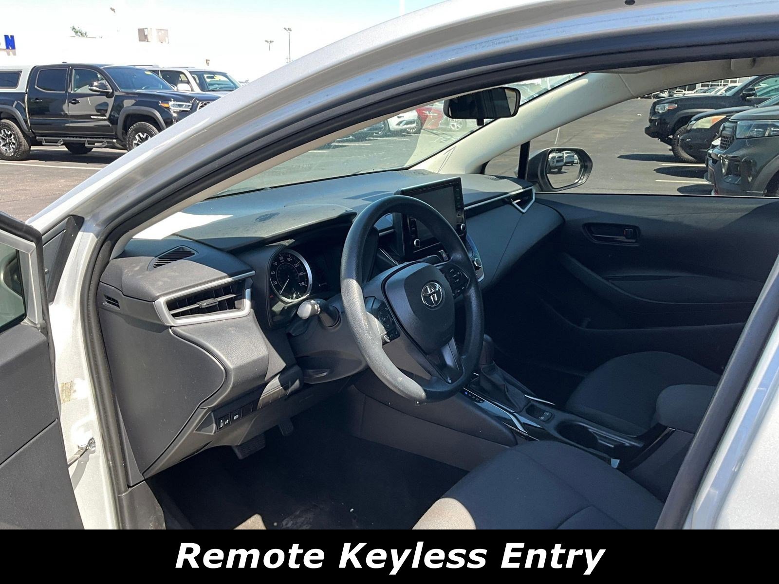 Used 2022 Toyota Corolla LE FWD image 16
