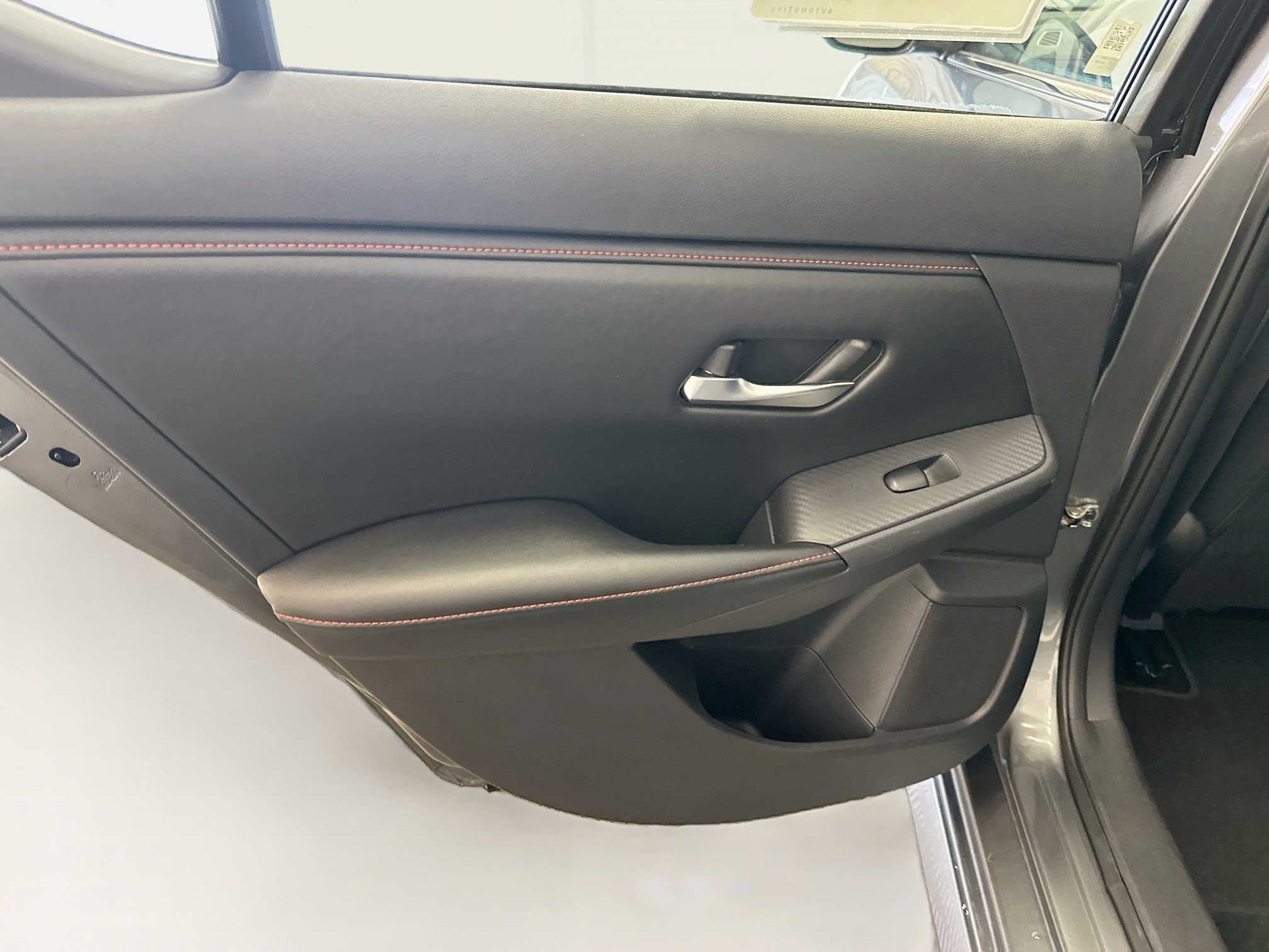 Used 2025 Nissan Sentra SR FWD image 26
