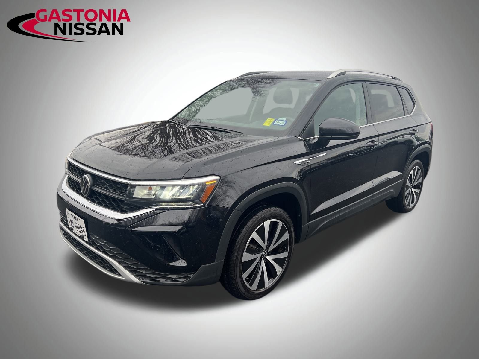 Used 2024 Volkswagen Taos SE image 6