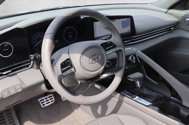 New 2025 Hyundai Elantra SEL image 10