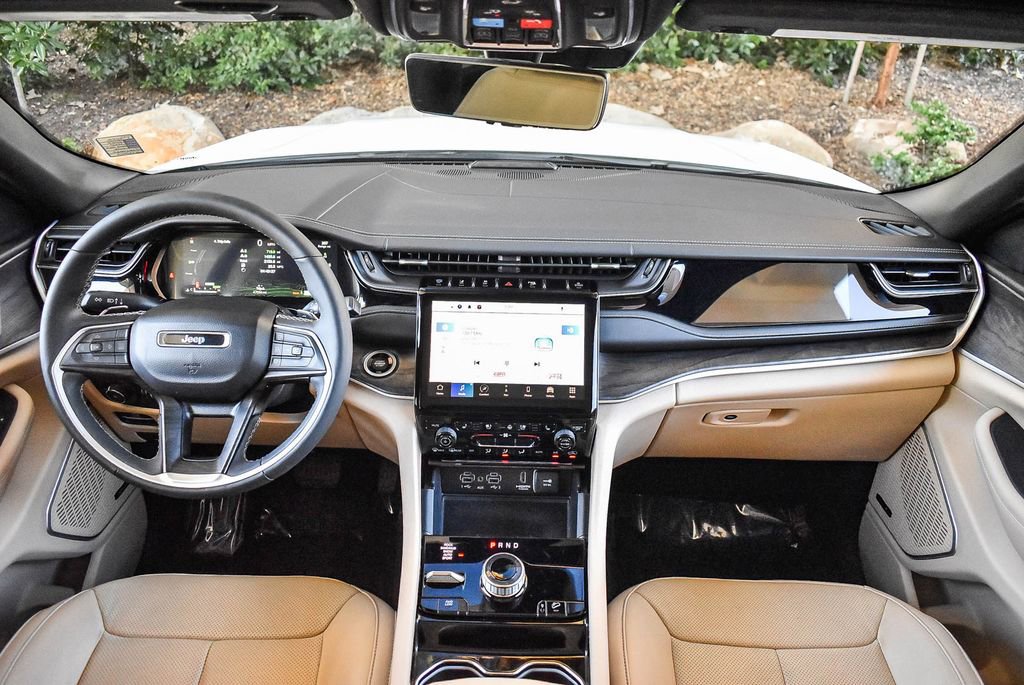 Used 2022 Jeep Grand Cherokee Limited 4xe w/ Luxury Tech Group II image 13