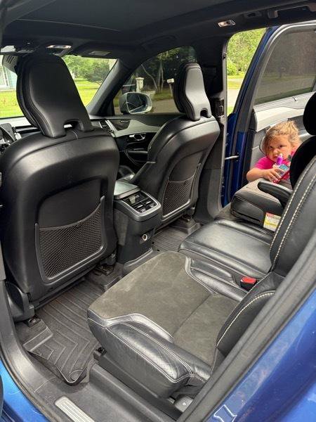 Used 2019 Volvo XC90 T5 R-Design w/ Protection Package AWD/4WD image 9