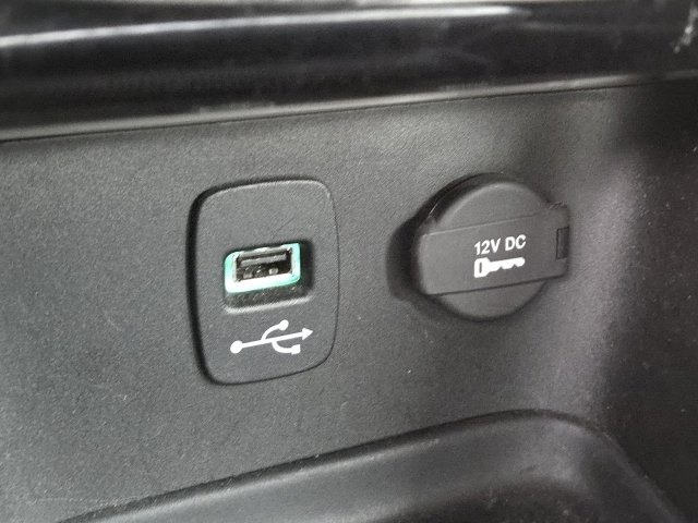 Used 2013 Chrysler 200 Limited image 6