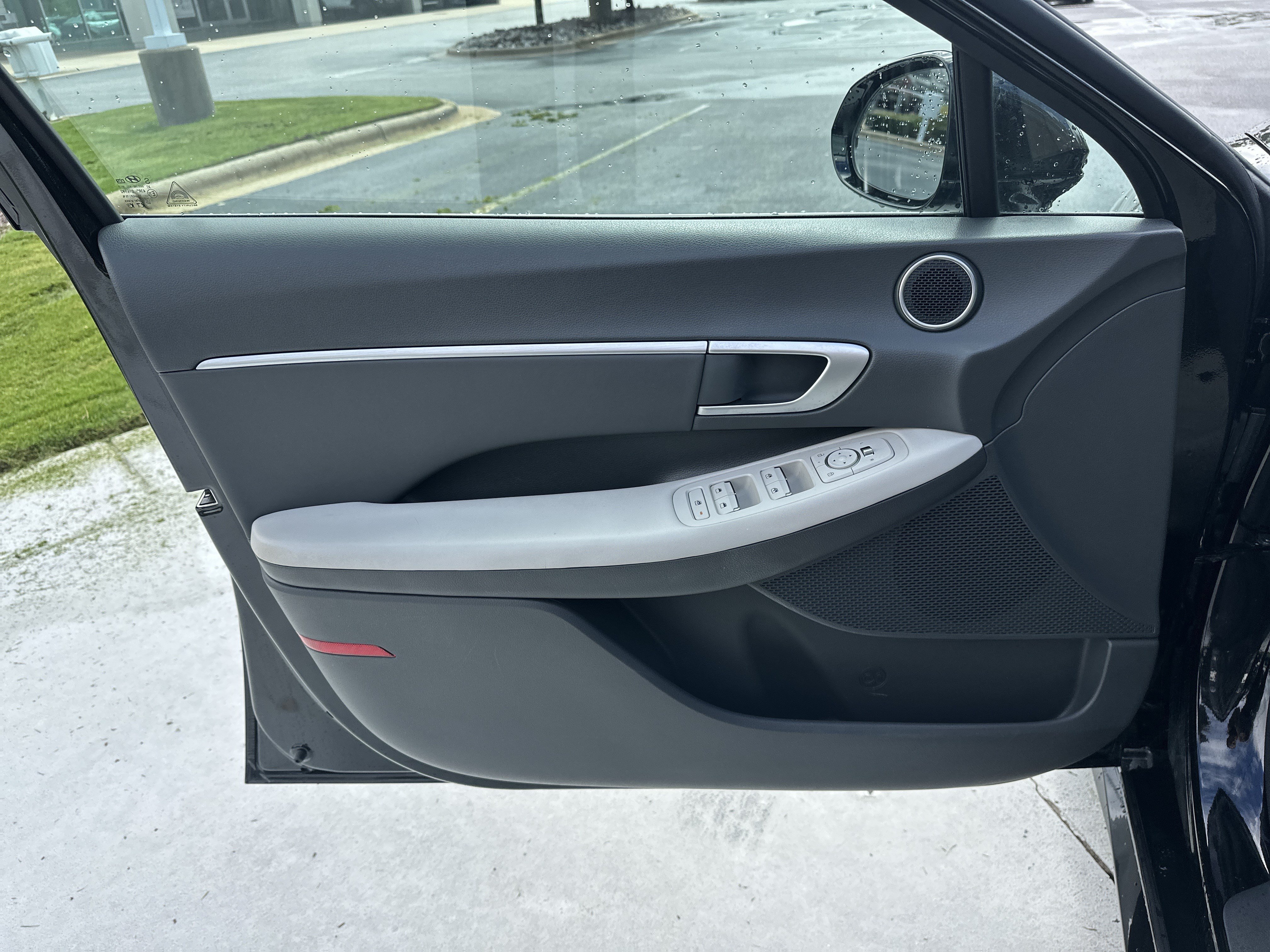 Used 2025 Hyundai Sonata SEL FWD image 14