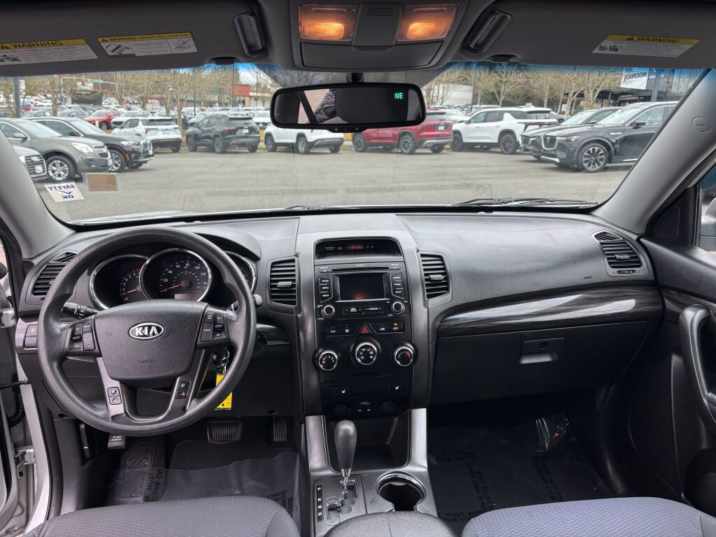 Used 2013 Kia Sorento LX w/ Convenience Pkg image 12