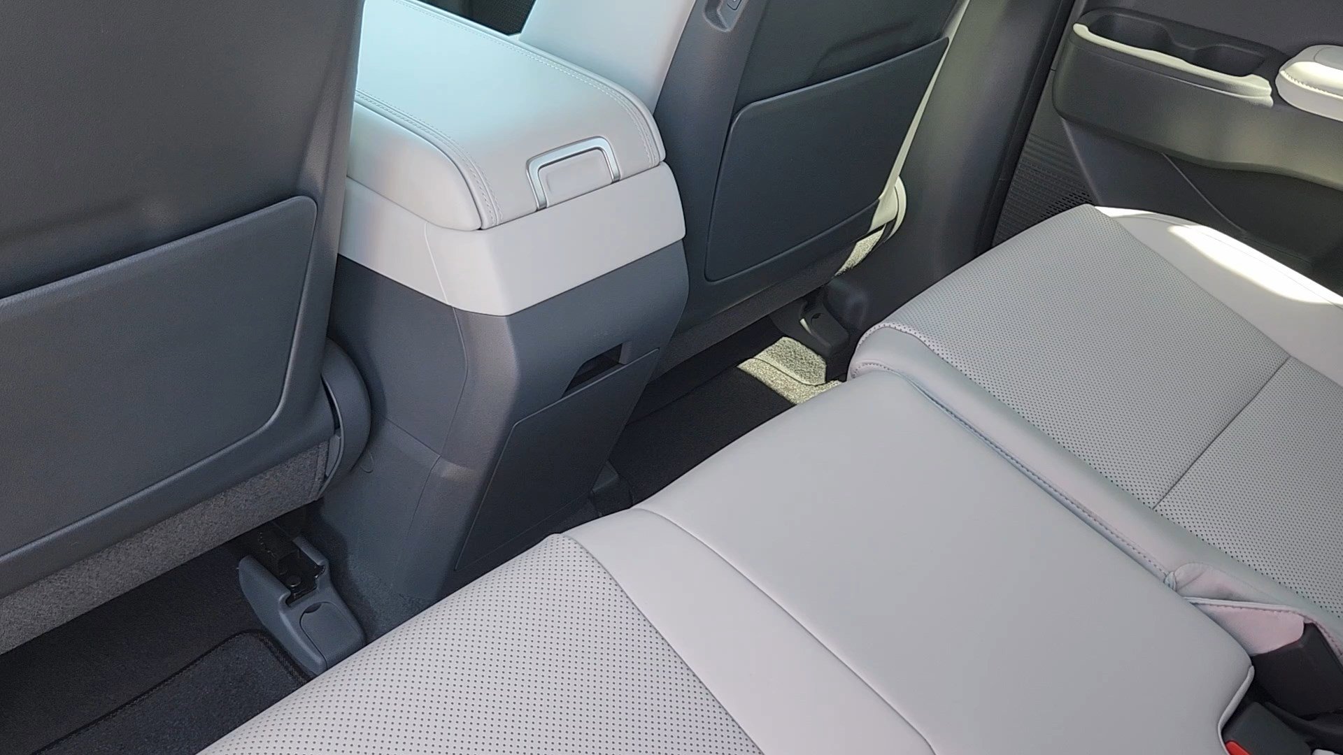 New 2026 Hyundai Santa Fe SEL AWD/4WD image 16