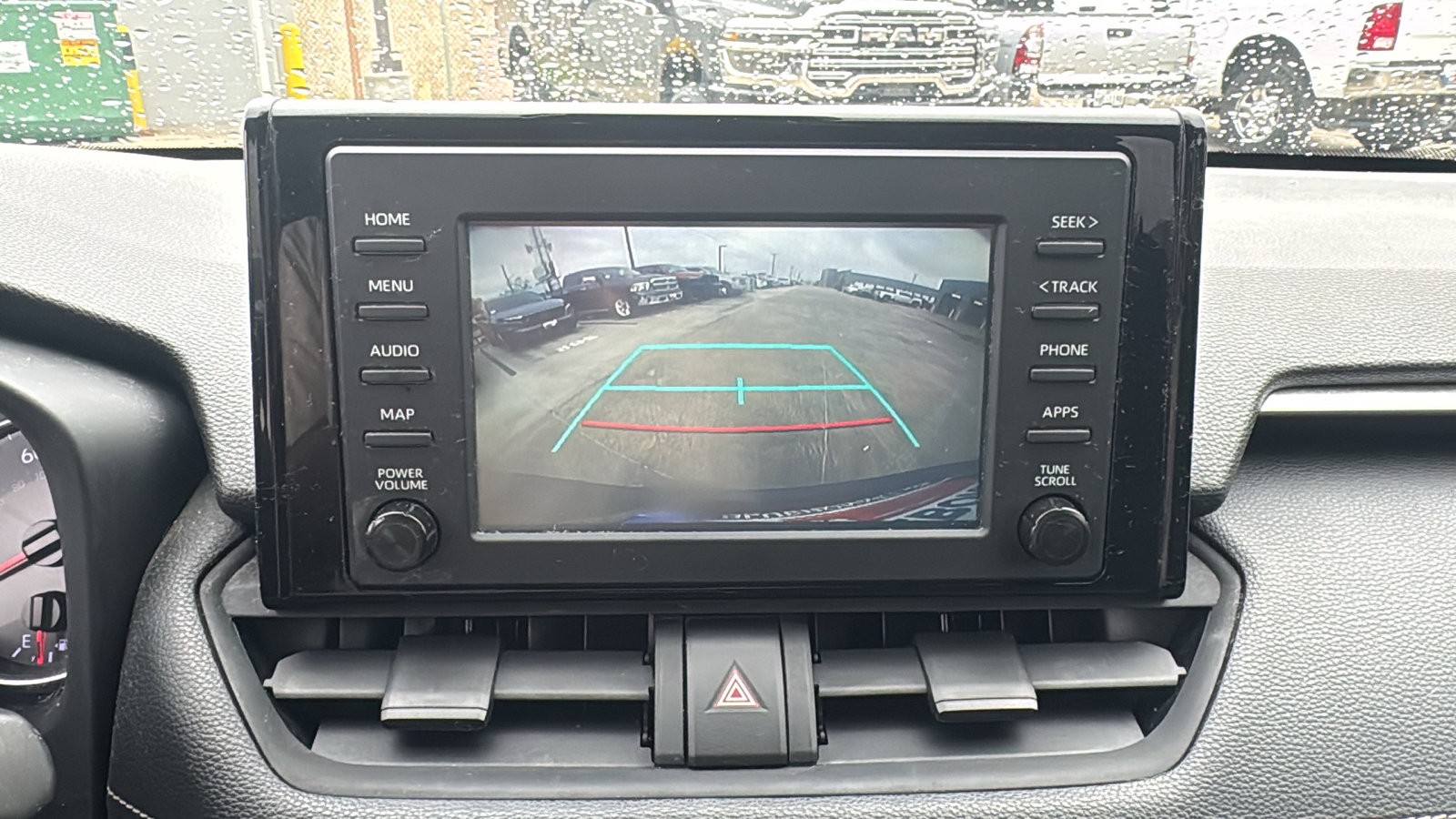 Used 2019 Toyota RAV4 LE FWD image 18
