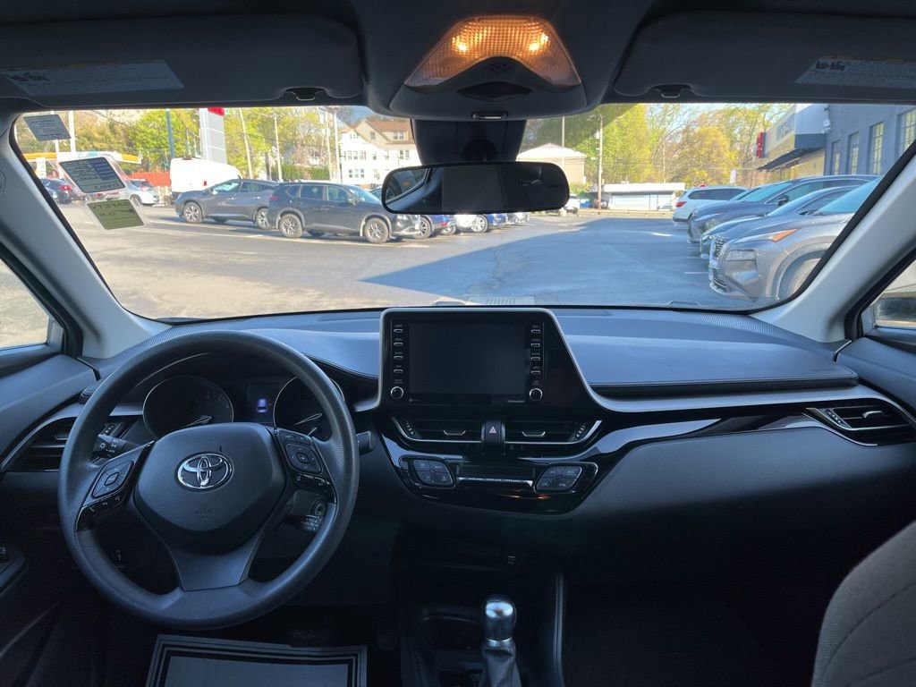 Used 2020 Toyota C-HR LE FWD image 33