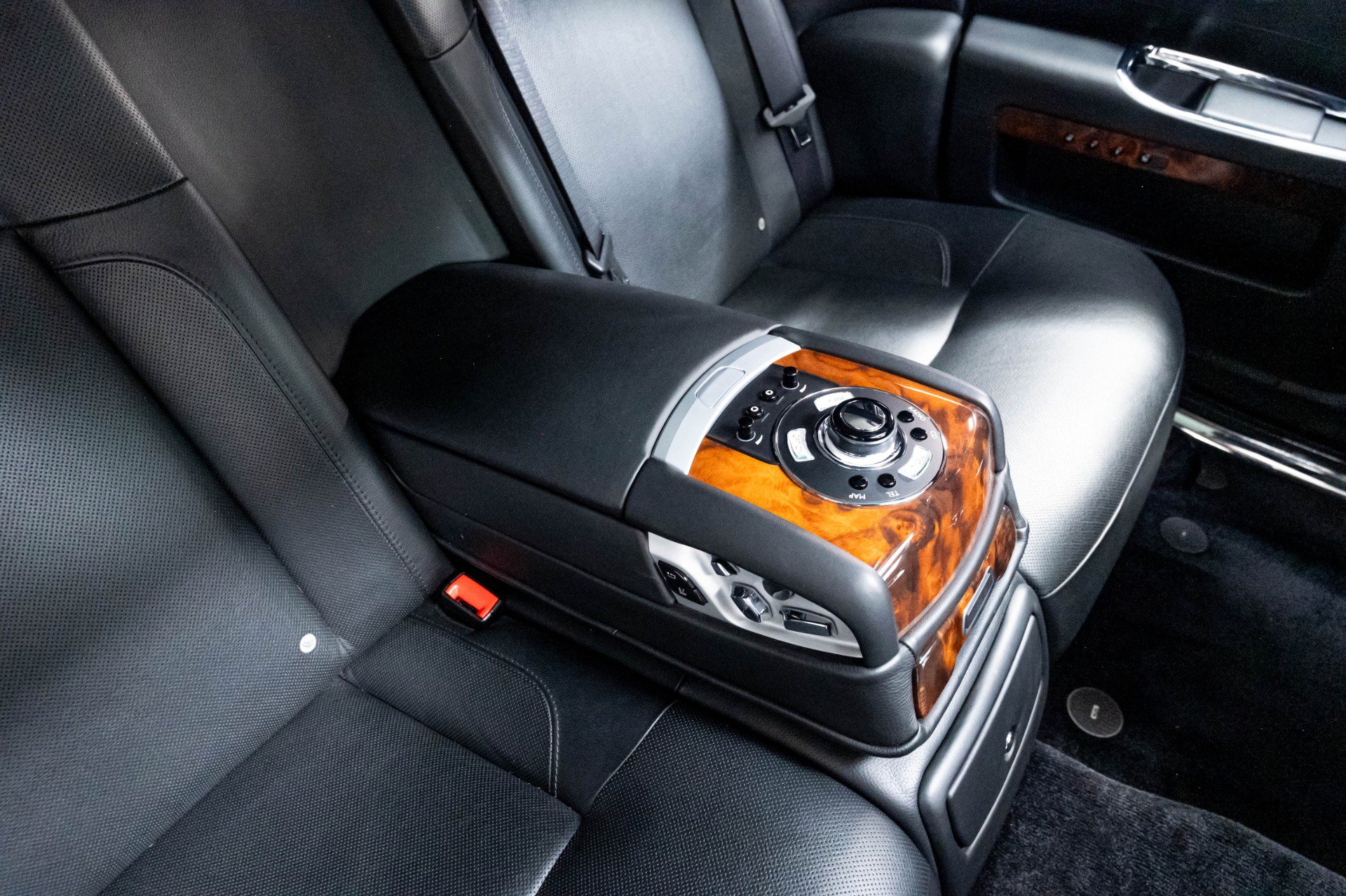 Used 2012 Rolls-Royce Ghost RWD image 33