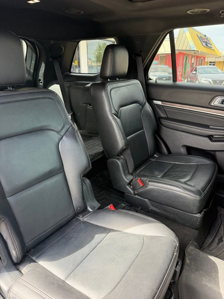 Used 2019 Ford Explorer Limited w/ Ford Safe & Smart Package FWD image 23