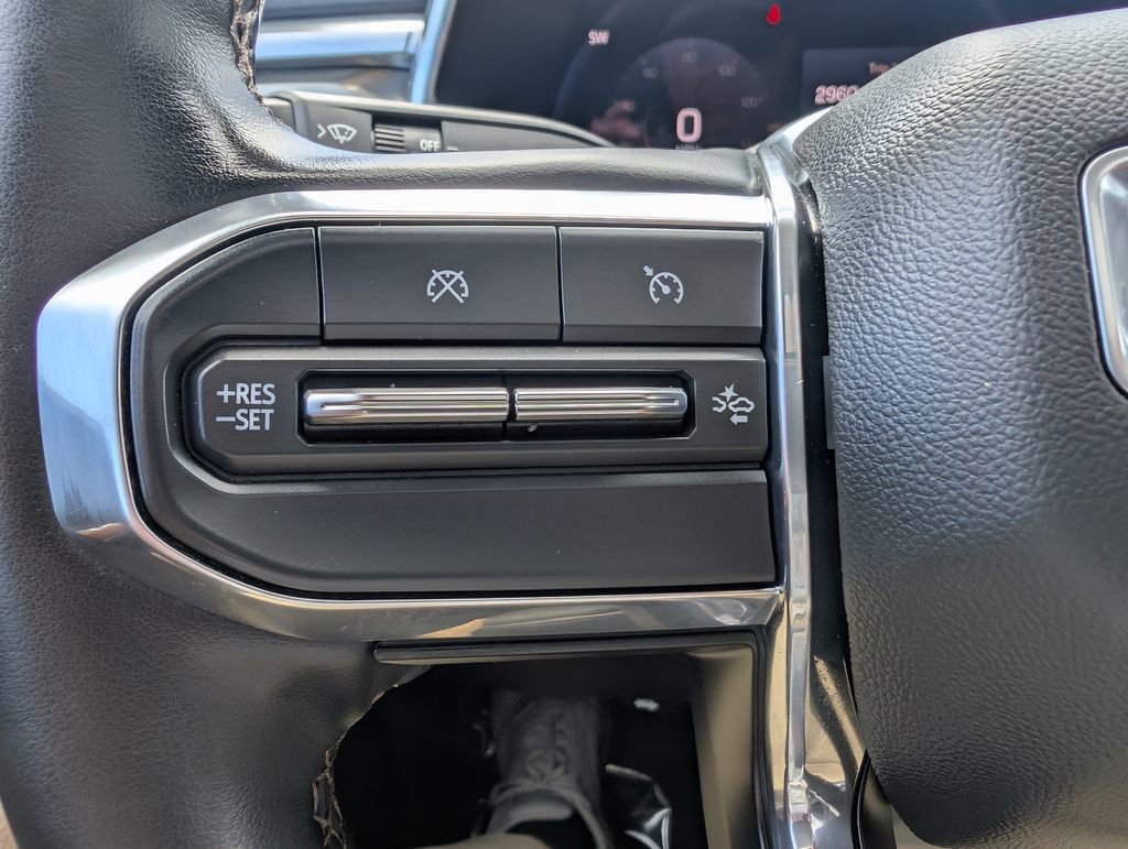 Used 2023 GMC Canyon Denali w/ Denali Black Edition image 27