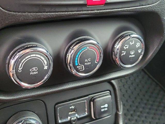 Used 2017 Jeep Renegade Trailhawk image 30