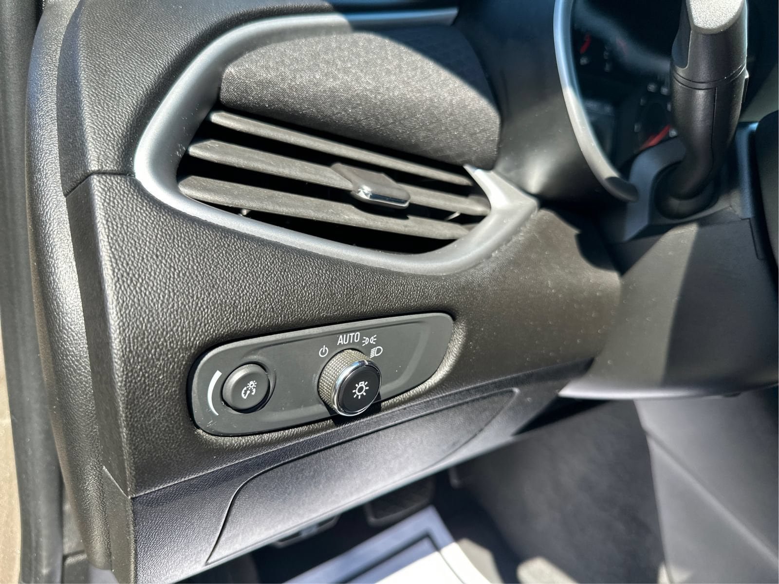 Used 2023 Chevrolet Malibu LT FWD image 19