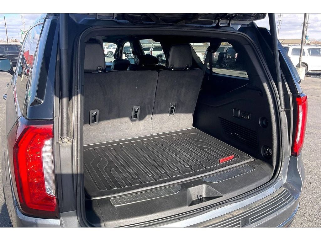 Used 2022 GMC Yukon XL AT4 w/ AT4 Premium Plus Package AWD/4WD image 11