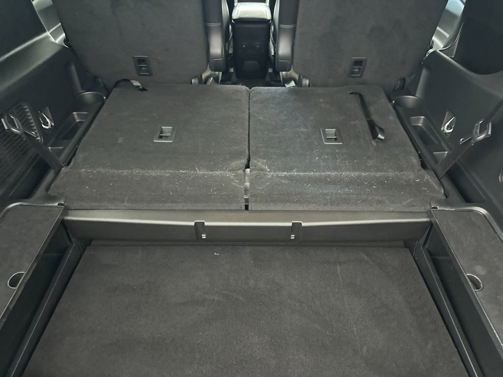 Used 2023 Ford Explorer XLT w/ Equipment Group 202A RWD image 15