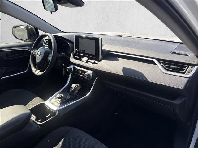Used 2025 Toyota RAV4 LE AWD/4WD image 27