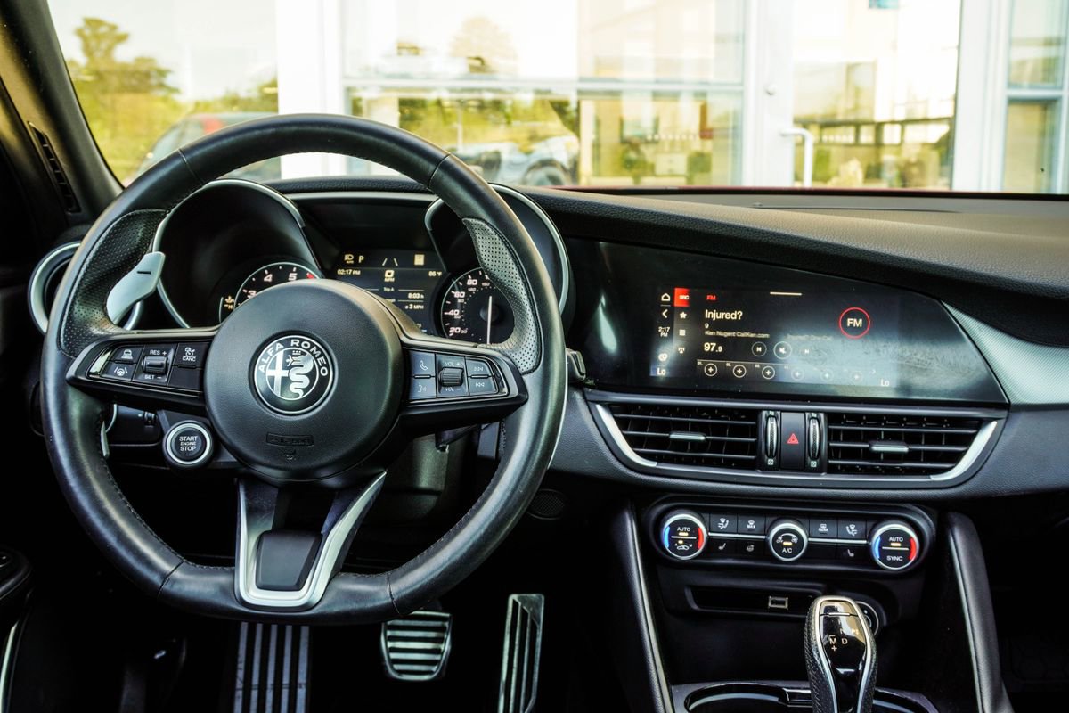 Used 2022 Alfa Romeo Giulia Veloce image 16