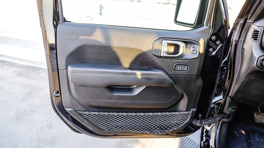 Used 2021 Jeep Wrangler Unlimited Sahara image 25