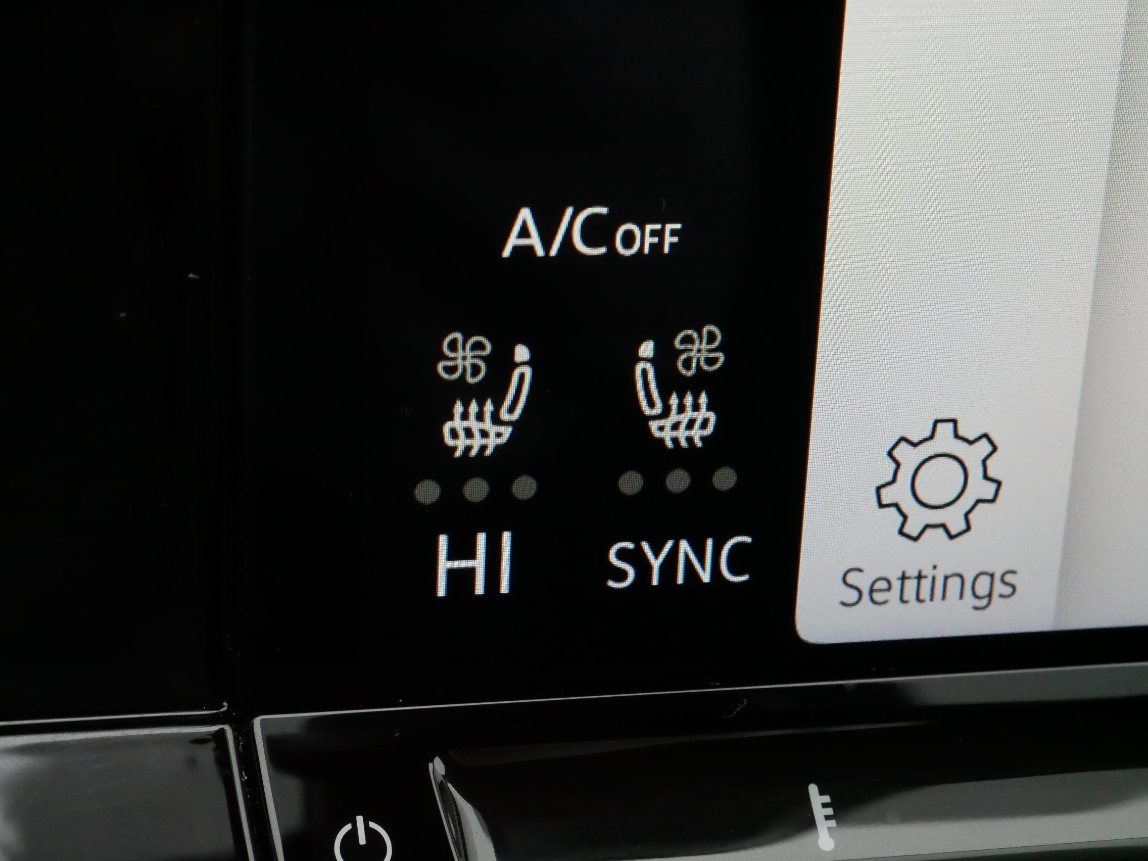 Certified 2025 Volkswagen Atlas SE image 29