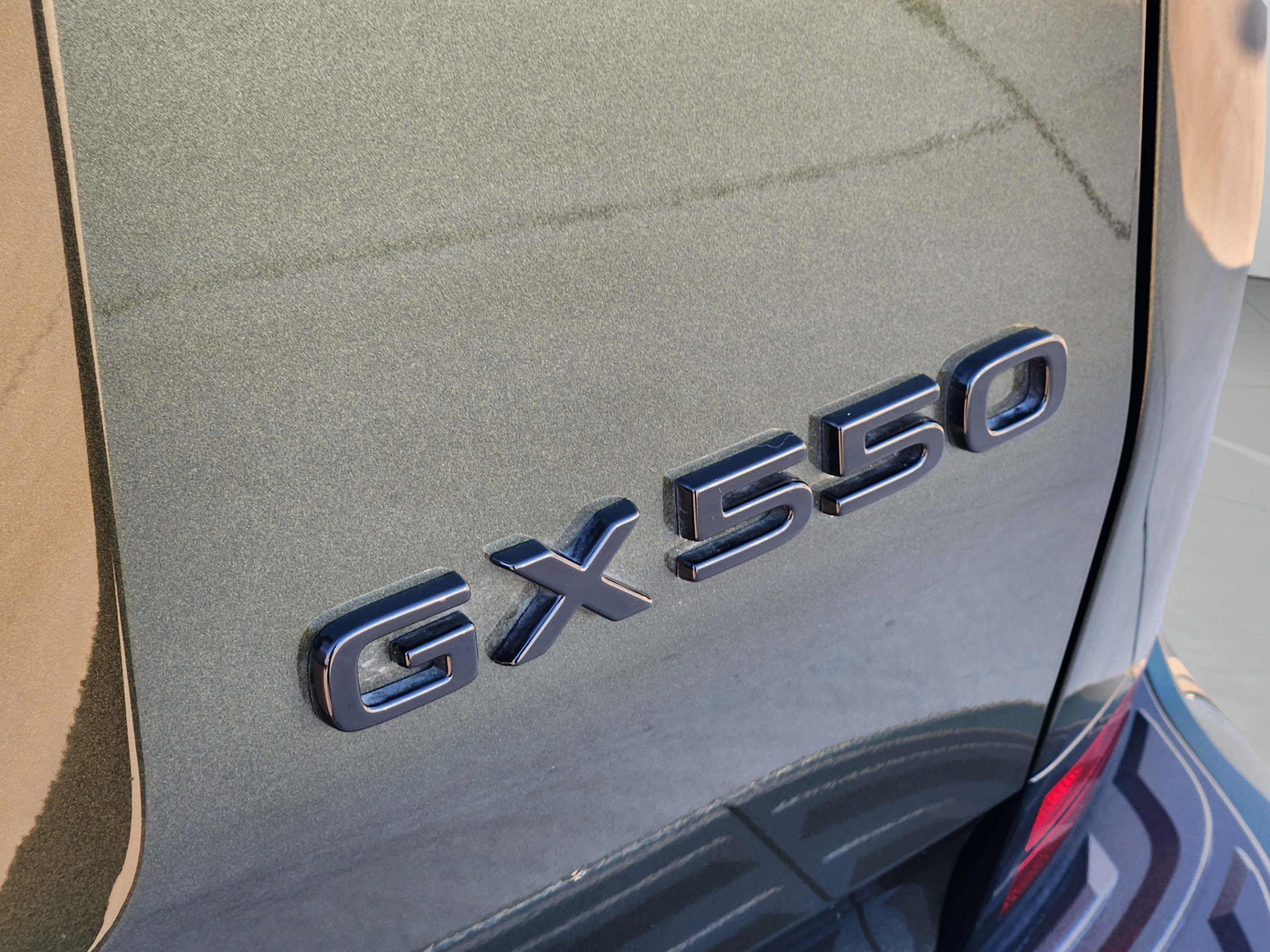 Used 2025 Lexus GX 550 w/ Accessory Package (2T) AWD/4WD image 34