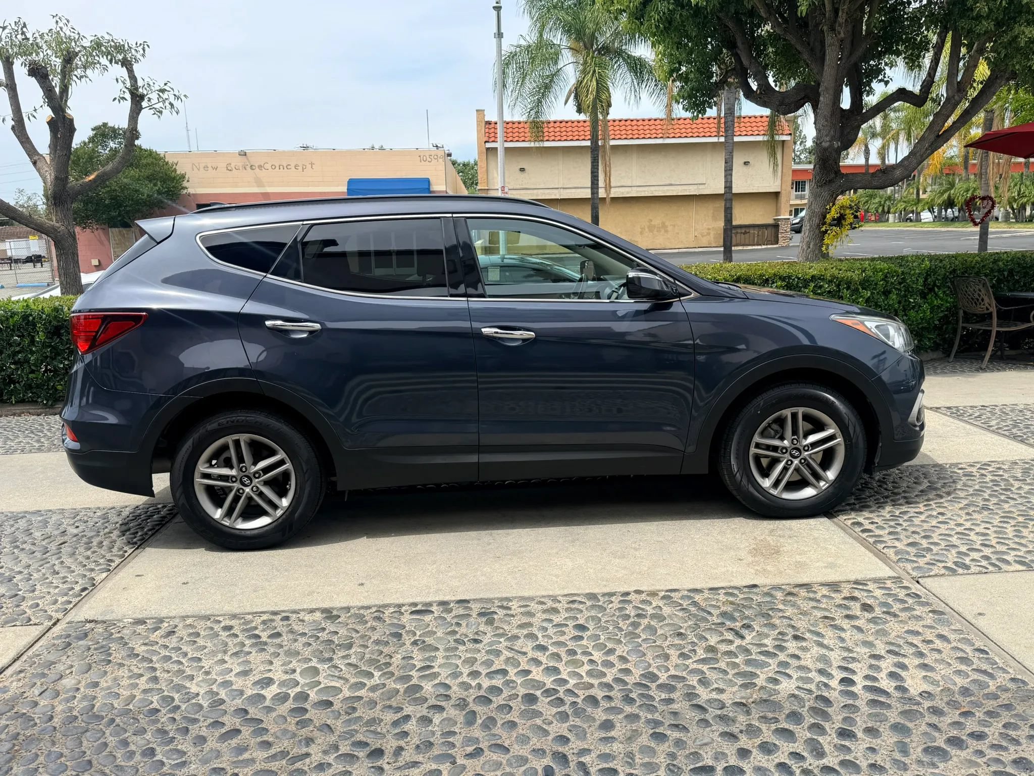 Used 2018 Hyundai Santa Fe Sport w/ 2.4L Value Package 02 FWD image 4