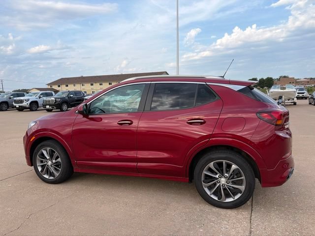 Used 2021 Buick Encore GX Select w/ Sport Touring Package FWD image 4