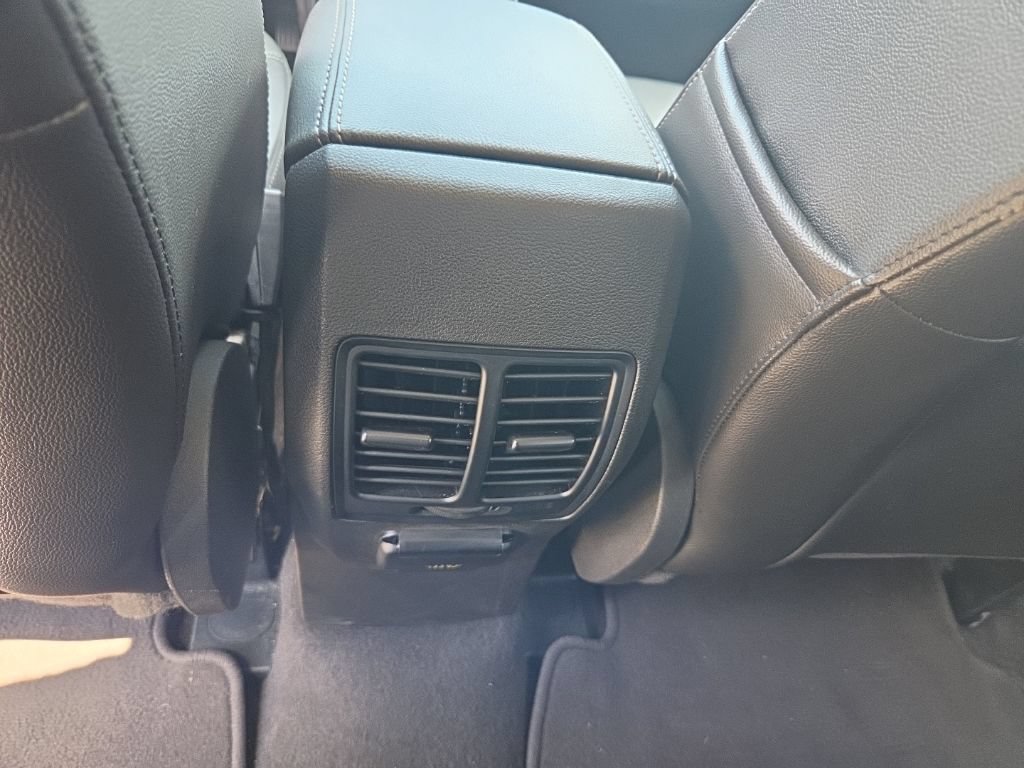 Used 2015 Ford Escape Titanium w/ Equipment Group 301A AWD/4WD image 10