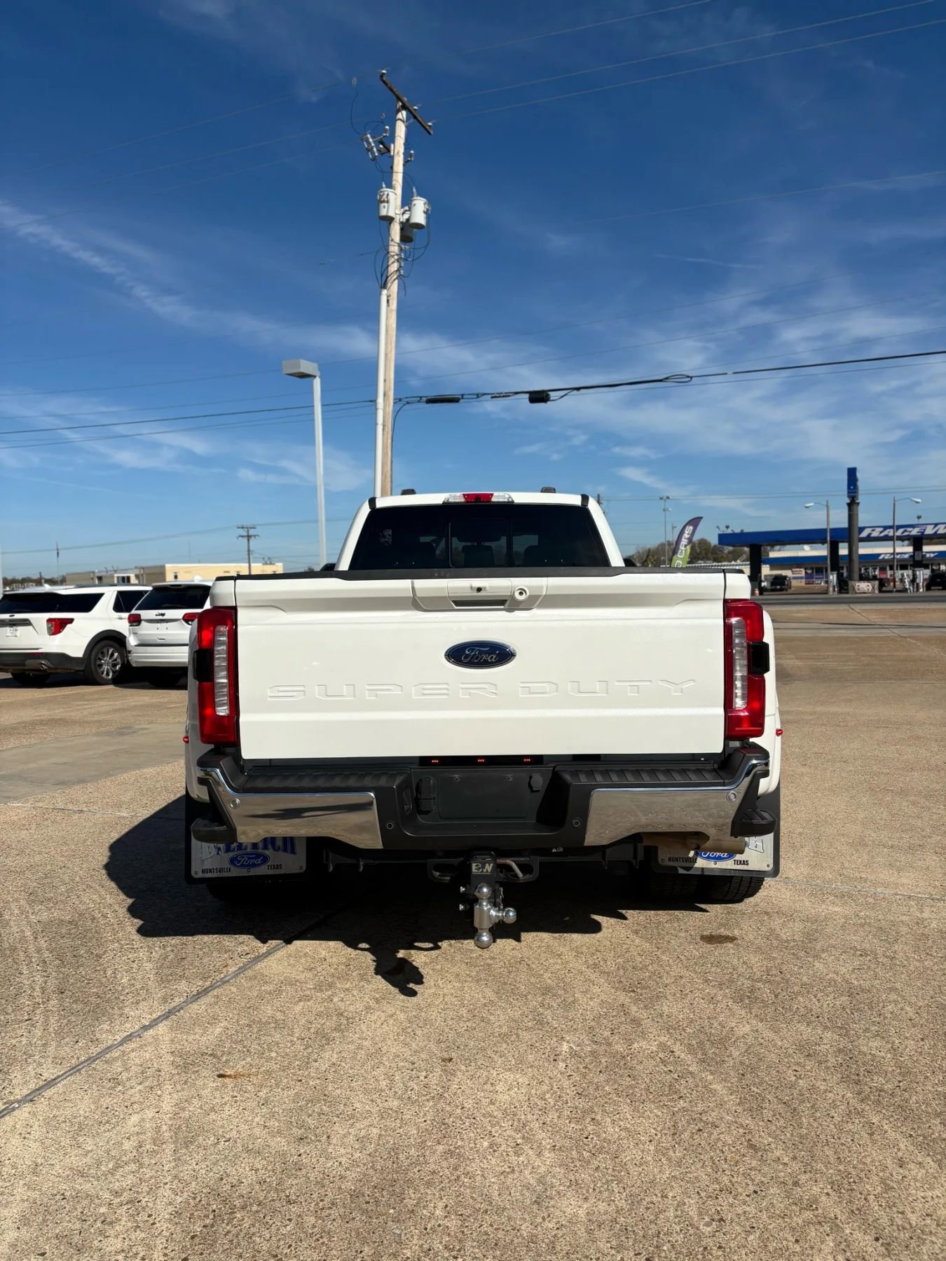 Used 2023 Ford F350 Lariat w/ Lariat Ultimate Package image 5