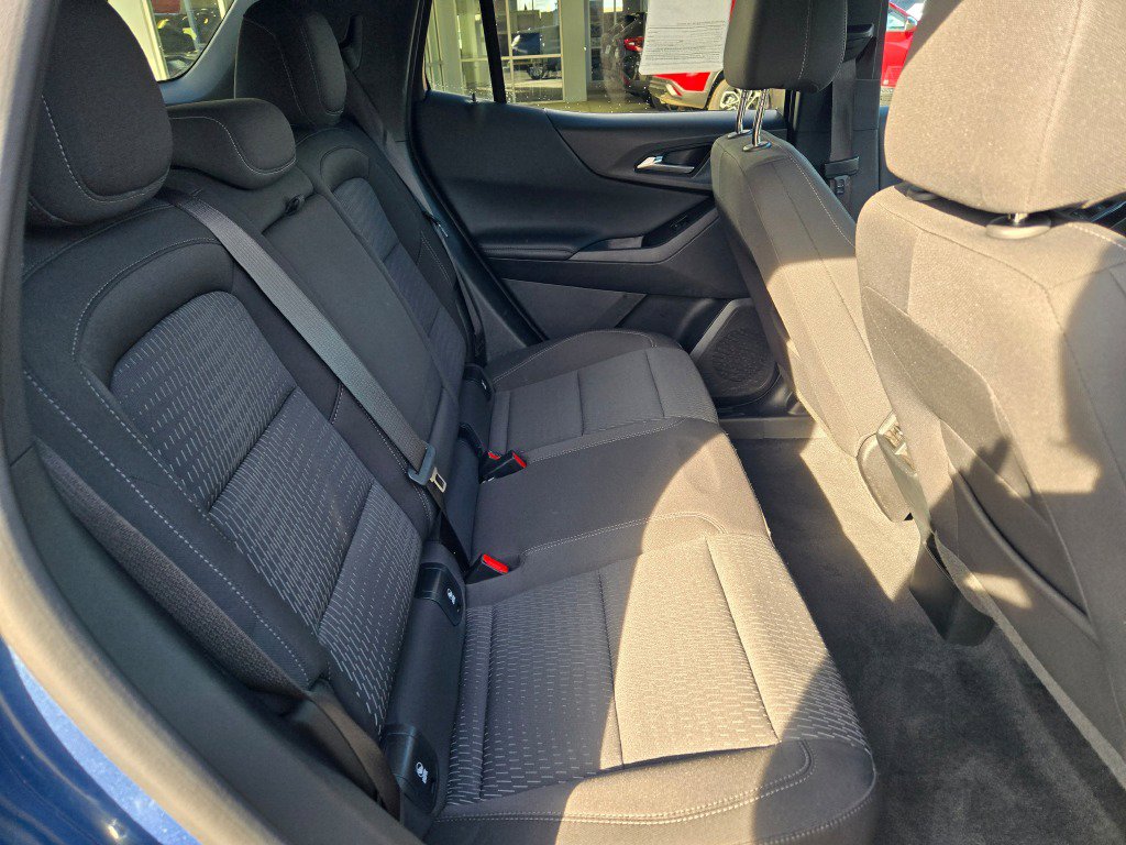 Certified 2025 Chevrolet Equinox LT FWD image 9