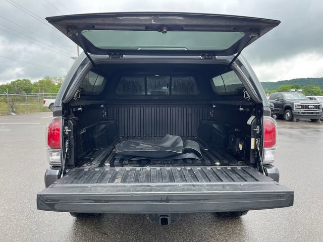 Used 2020 Toyota Tacoma TRD Sport AWD/4WD image 25