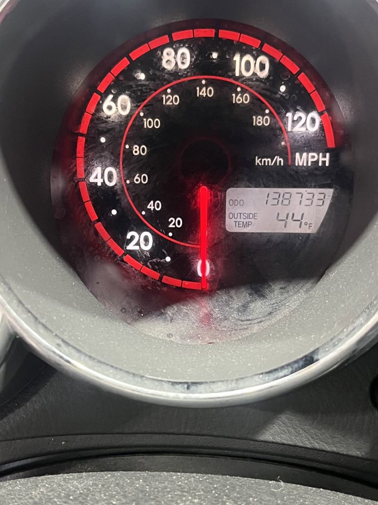 Used 2005 Toyota Matrix XR image 10