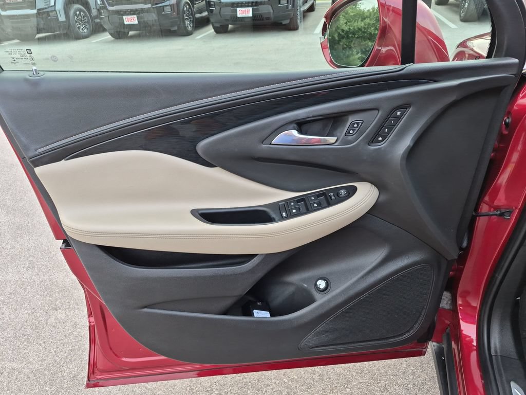 Used 2017 Buick Envision Essence FWD image 19