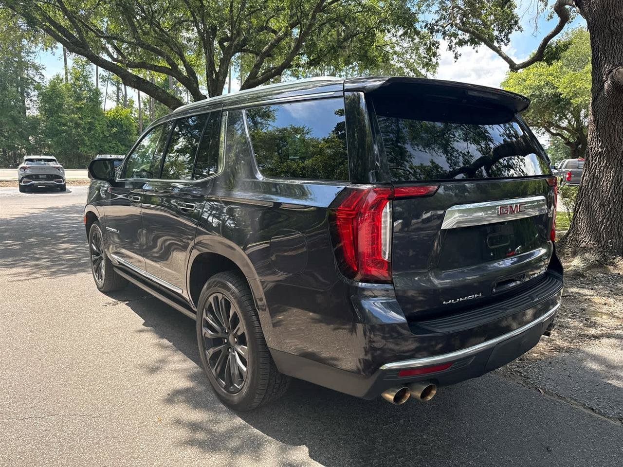 Used 2023 GMC Yukon Denali AWD/4WD image 4