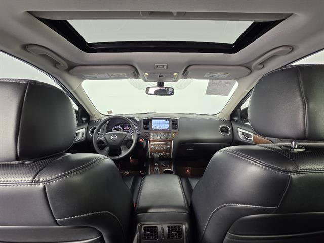 Used 2018 Nissan Pathfinder Platinum AWD/4WD image 53