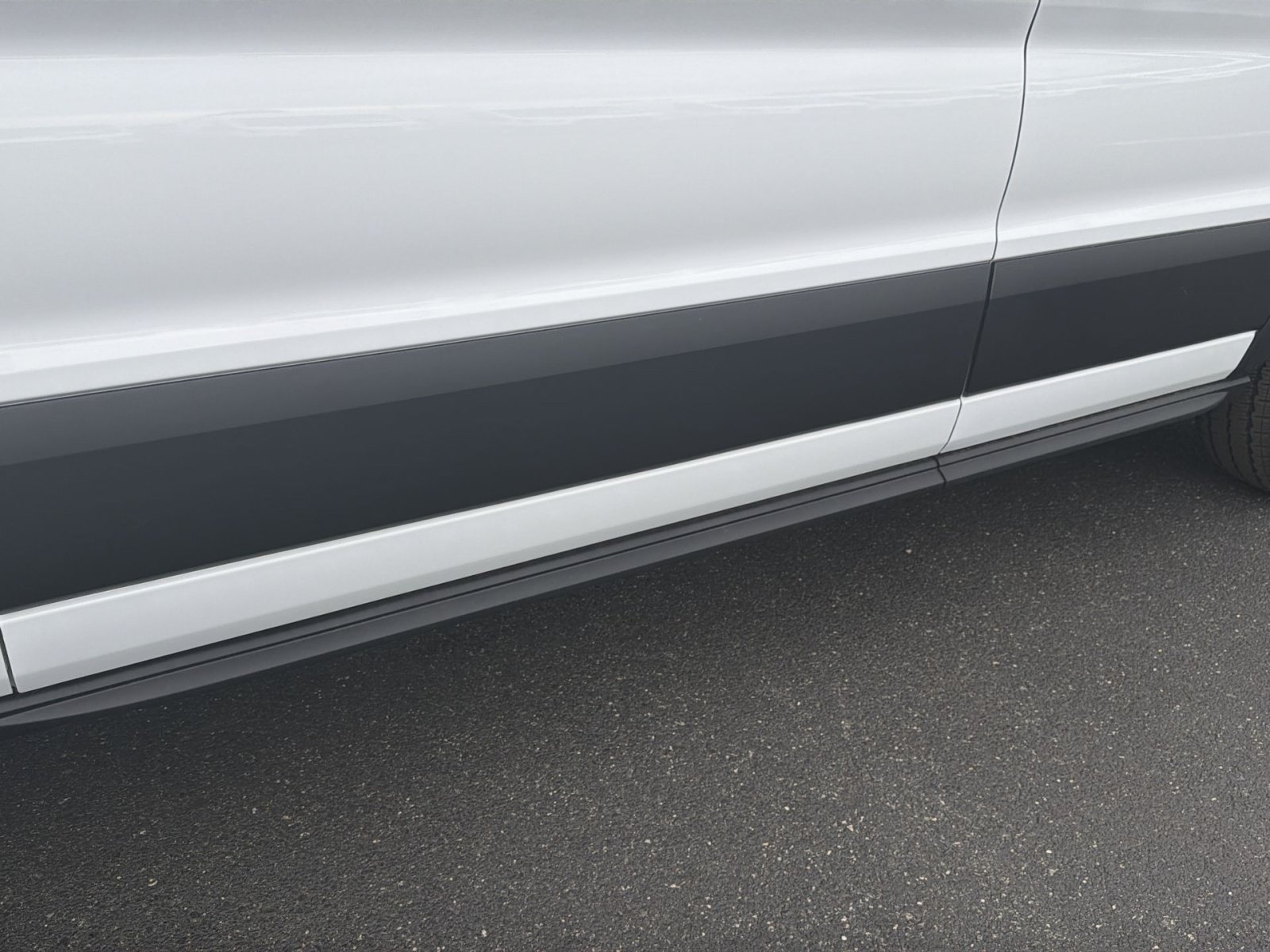 New 2026 Ford Transit 250 148 Medium Roof RWD image 18