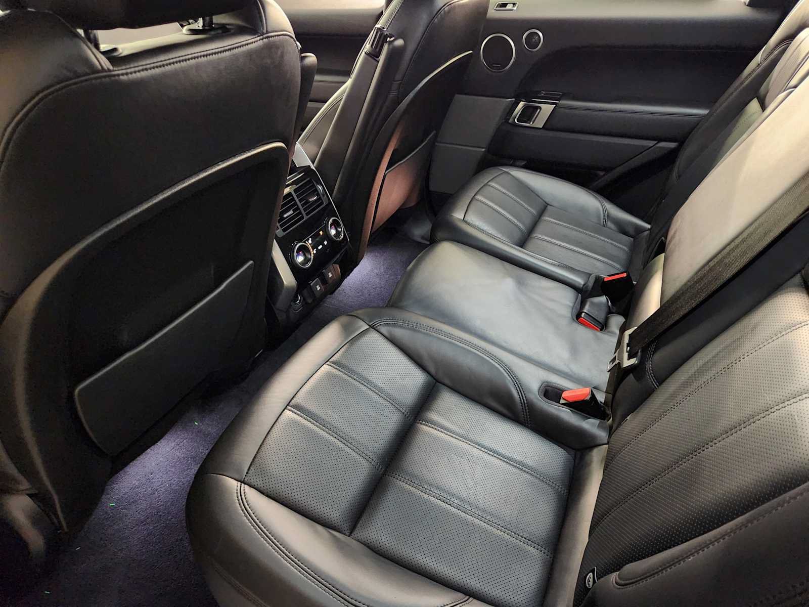 Used 2018 Land Rover Range Rover Sport HSE AWD/4WD image 30