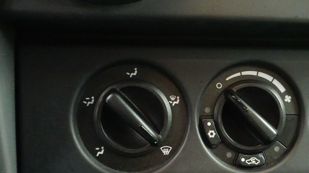 Used 2009 Jeep Wrangler X image 24