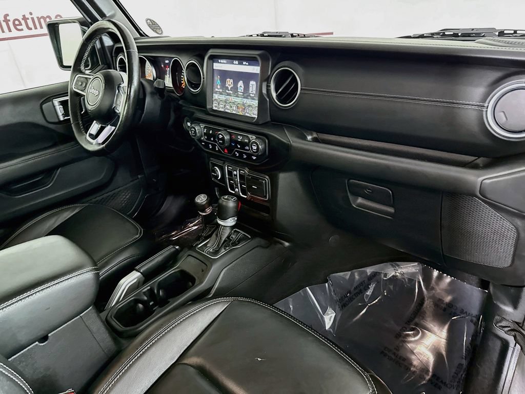 Used 2020 Jeep Wrangler Unlimited Sahara AWD/4WD image 32