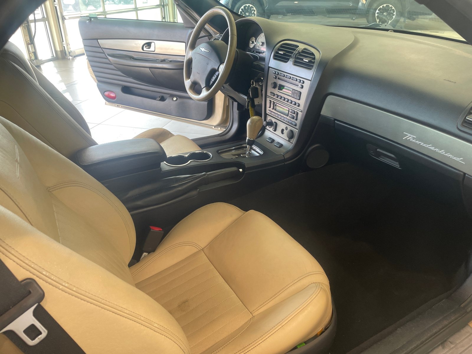 Used 2005 Ford Thunderbird RWD image 16