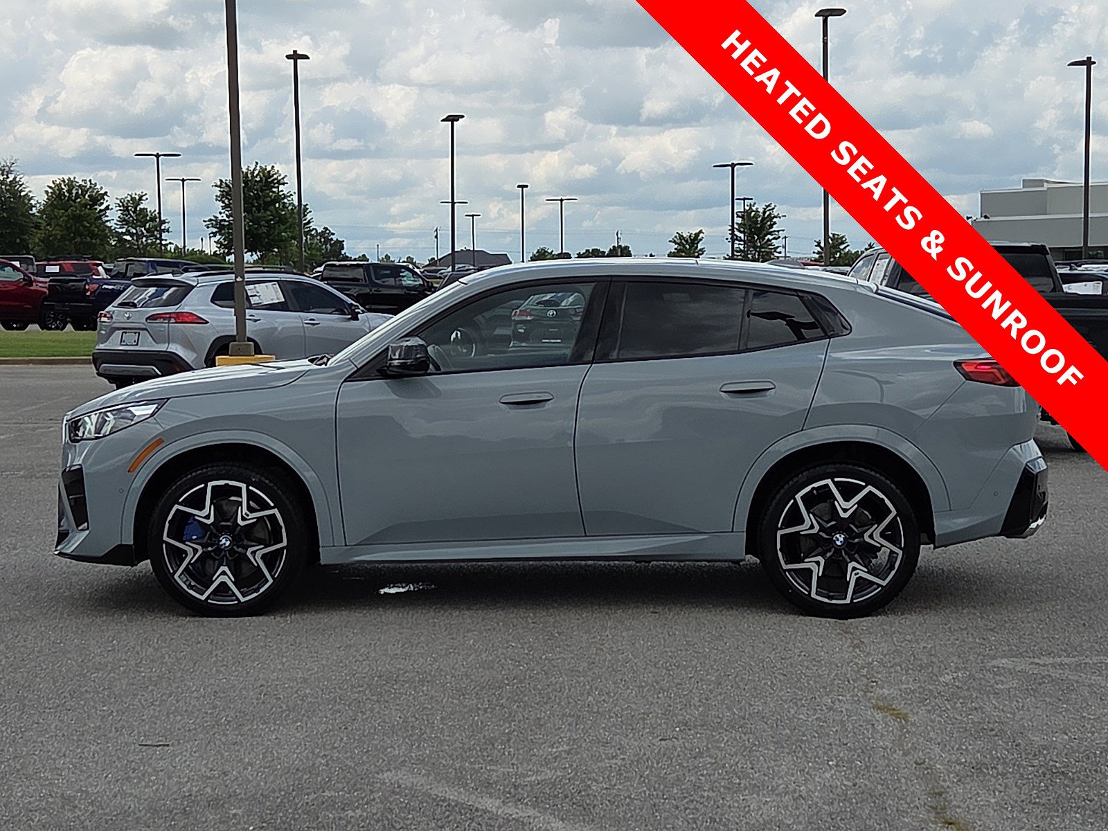 Used 2025 BMW X2 M35i AWD/4WD image 3