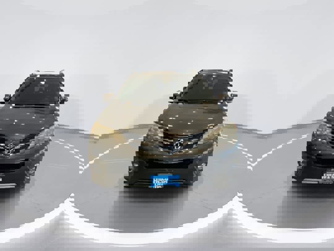 Used 2015 Toyota RAV4 XLE image 3