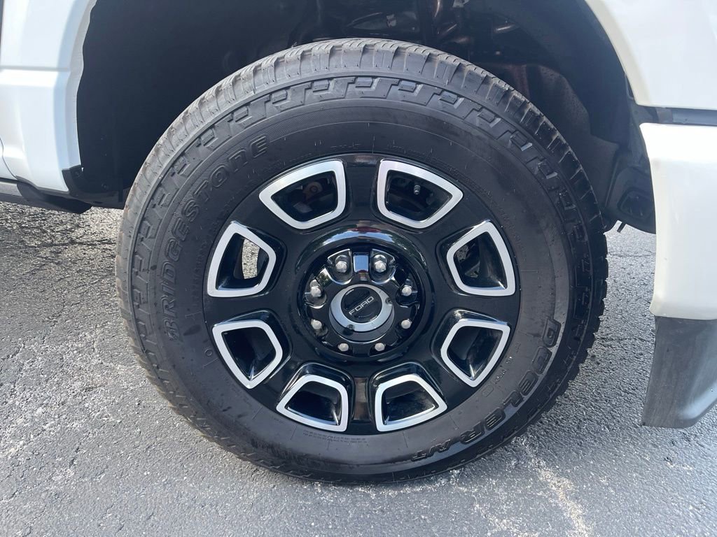 New 2025 Ford F350 Platinum w/ FX4 Off-Road Package image 10