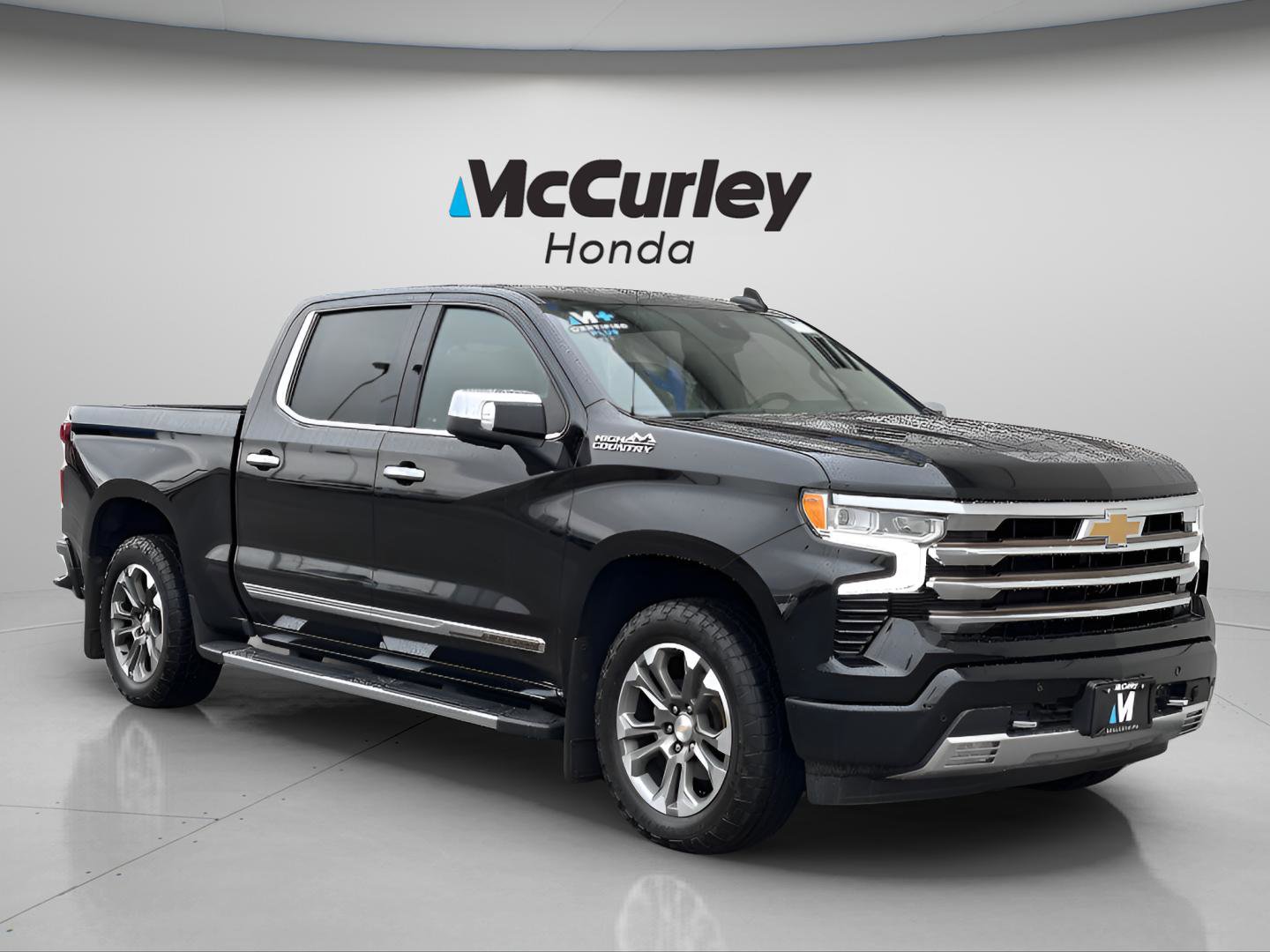 Used 2022 Chevrolet Silverado 1500 High Country image 3