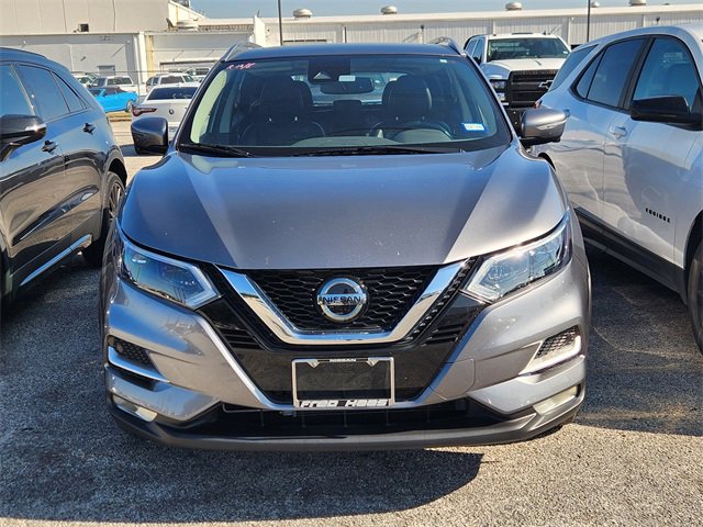 Used 2022 Nissan Rogue Sport SL w/ Premium Package image 2